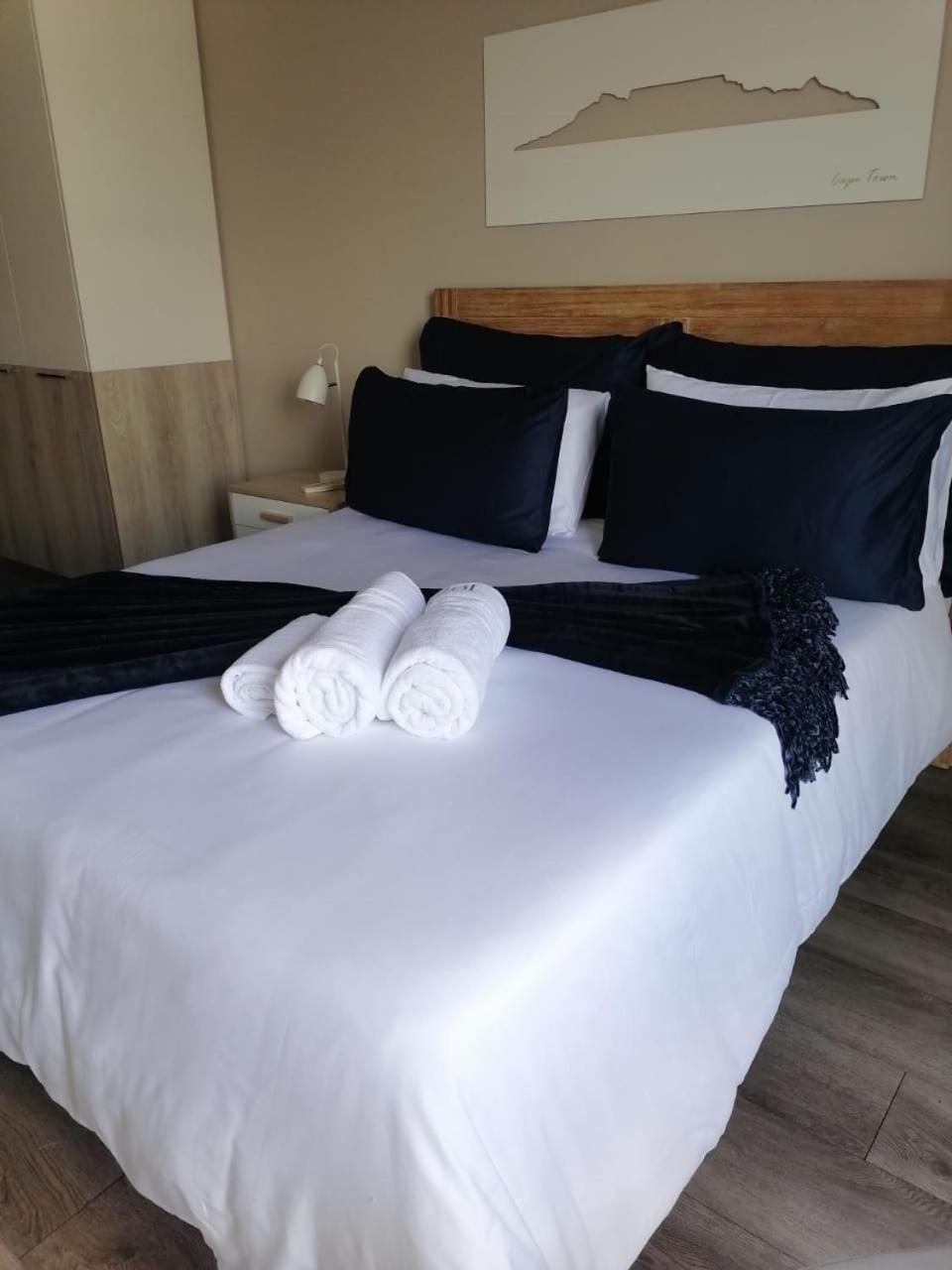 Menlyn Maine Trilogy Apartment 1010 Pretoria-Noord Exterior foto